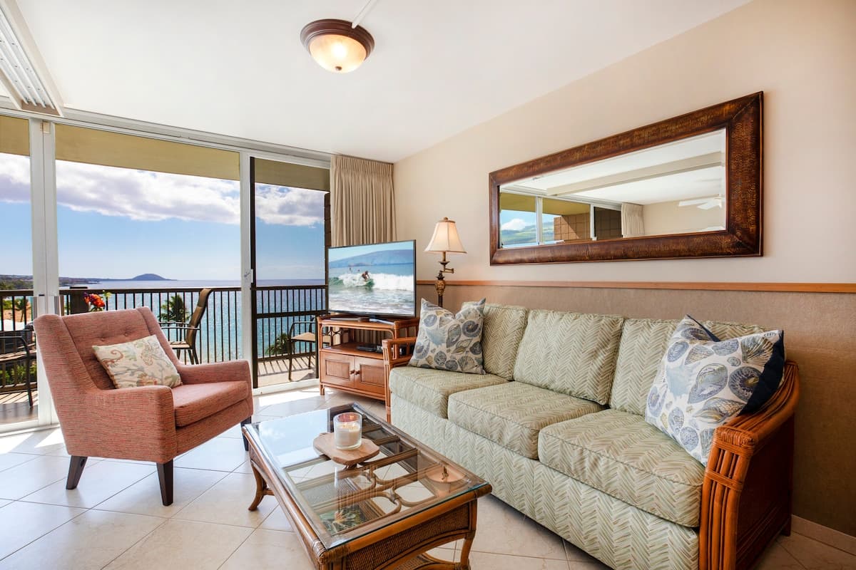 Condo in Kihei · ★4.93 · 1 bedroom · 2 beds · 1 bath - Photo 2