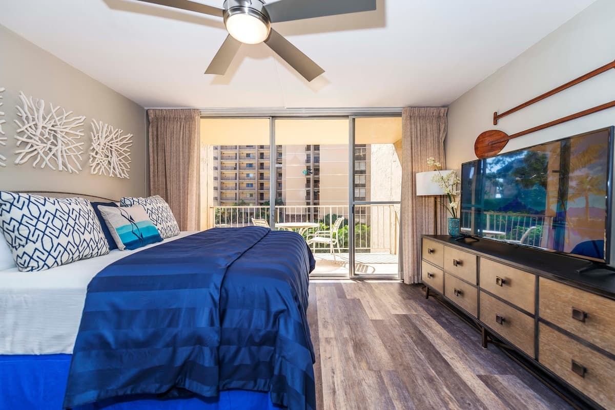 Condo in Lahaina · ★4.85 · 1 bedroom · 1 bed · 1 bath - Photo 4