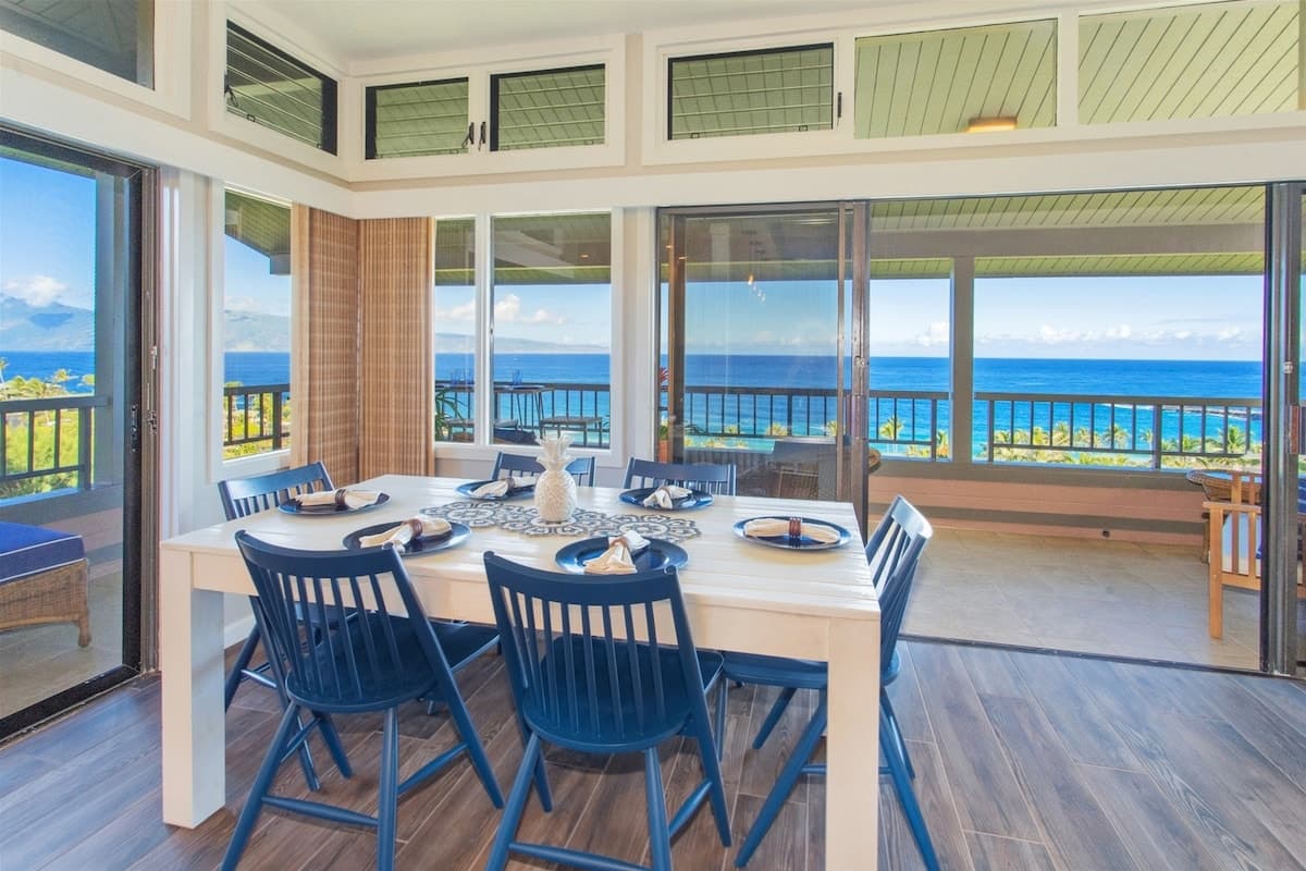 Villa in Lahaina · ★4.97 · 3 bedrooms · 7 beds · 3 baths - Photo 3