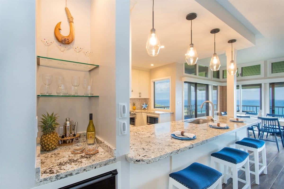 Villa in Lahaina · ★4.97 · 3 bedrooms · 7 beds · 3 baths - Photo 2