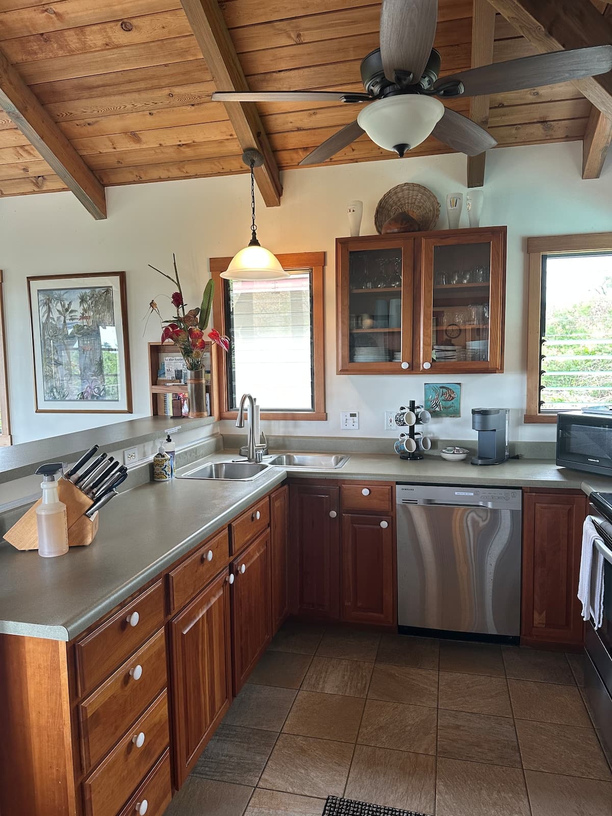 Home in Kailua-Kona · ★4.97 · 2 bedrooms · 2 beds · 3 baths - Photo 5