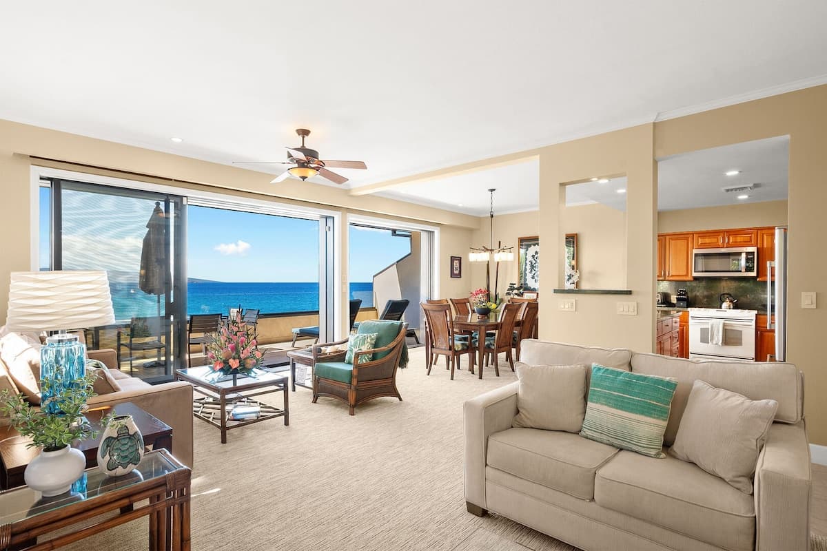 Condo in Kihei · ★4.9 · 2 bedrooms · 4 beds · 2 baths - Photo 2