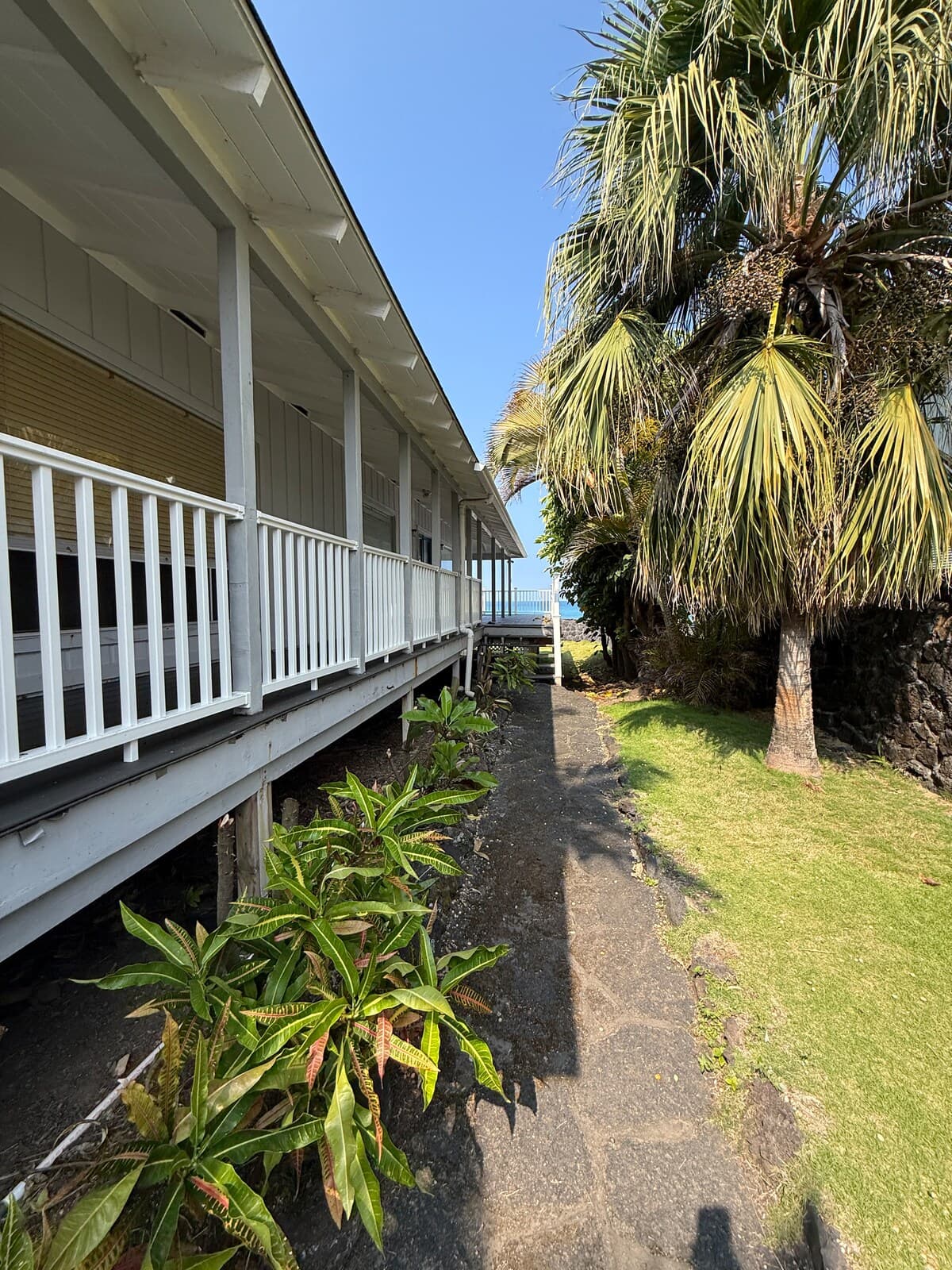 Home in Kailua-Kona · ★4.95 · 2 bedrooms · 3 beds · 2 baths - Photo 4