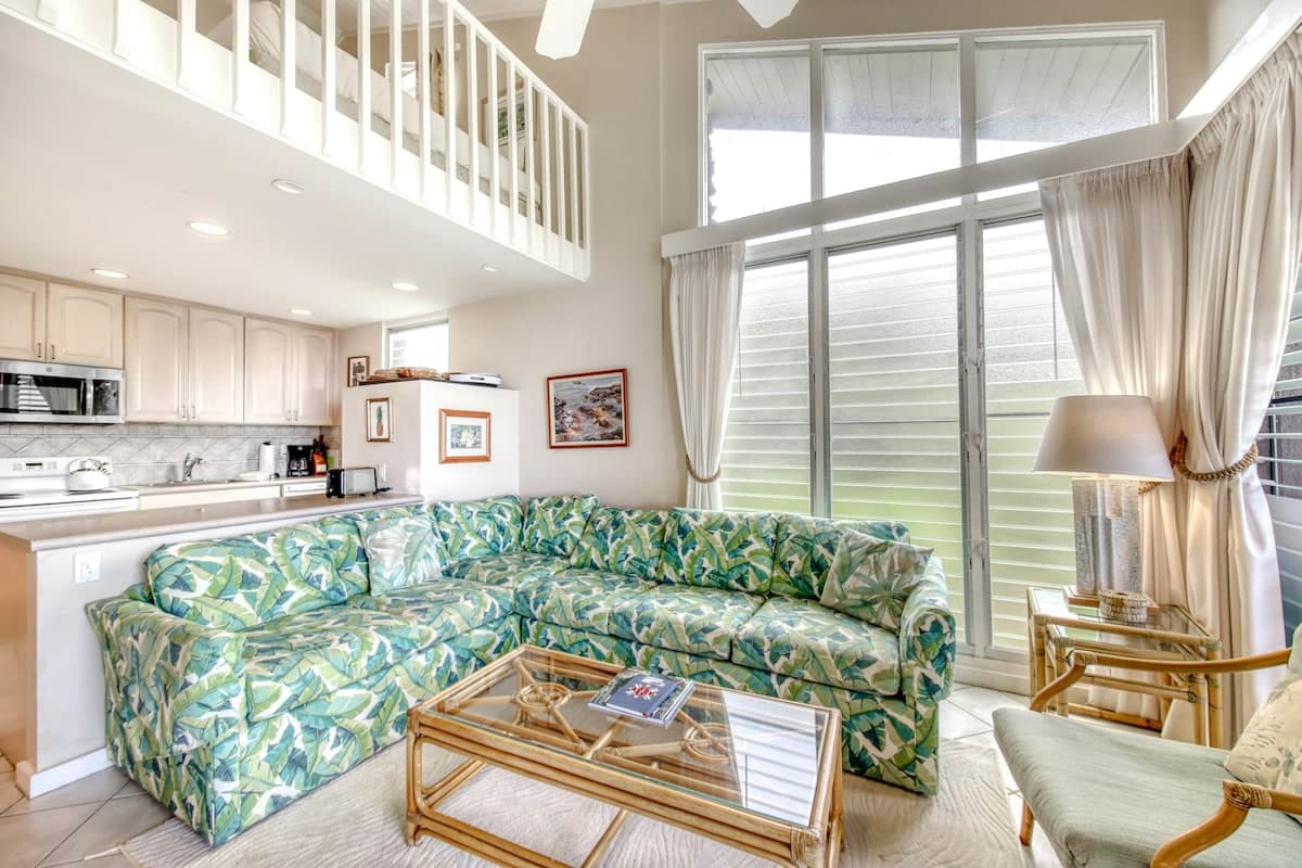 Condo in Lahaina · ★4.82 · 2 bedrooms · 4 beds · 2 shared baths - Photo 2