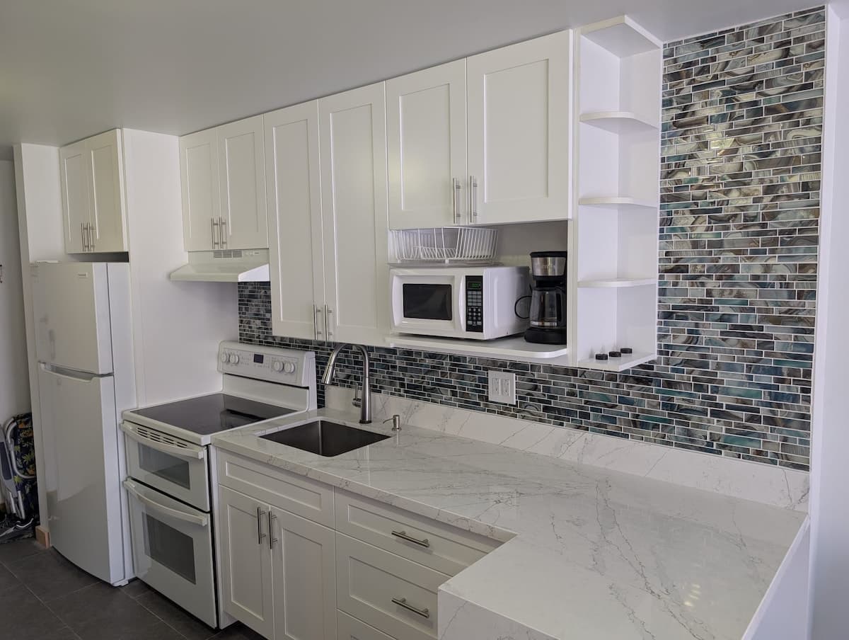 Condo in Honolulu · ★4.96 · Studio · 2 beds · 1 private bath - Photo 2