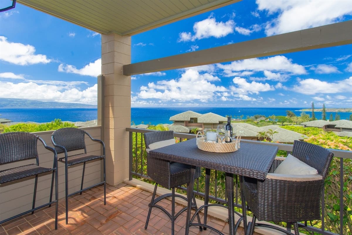 Villa in Lahaina · ★4.92 · 1 bedroom · 2 beds · 1.5 baths - Photo 2