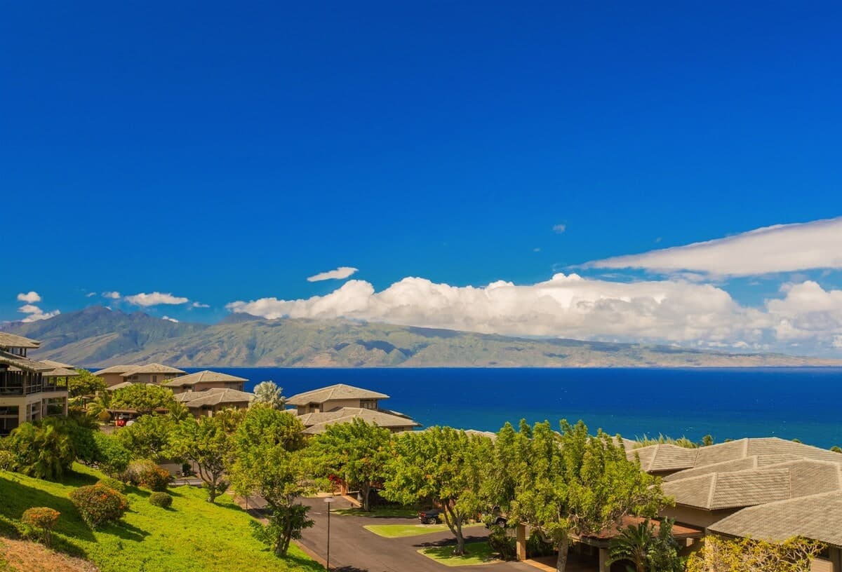 Villa in Lahaina · ★4.92 · 1 bedroom · 2 beds · 1.5 baths - Photo 4