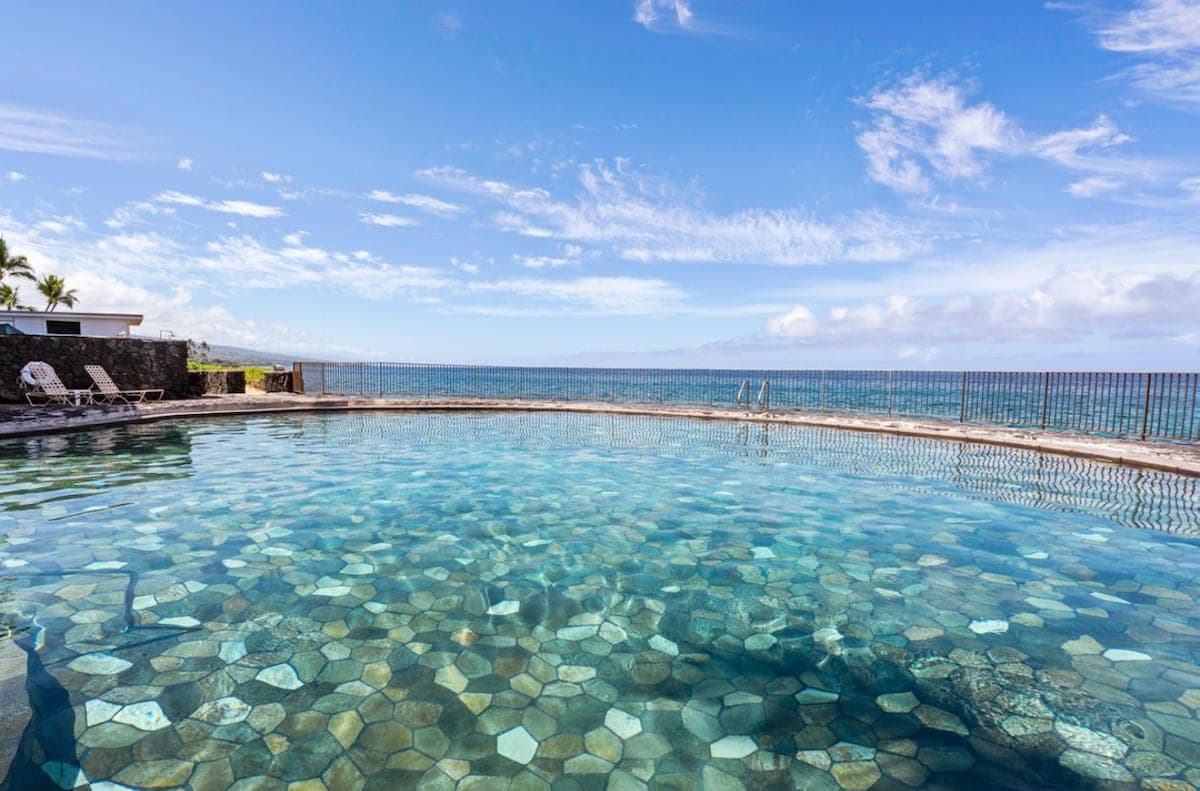 Condo in Kailua-Kona · ★4.9 · 1 bedroom · 2 beds · 1 private bath - Photo 1