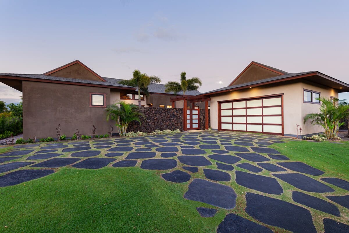Home in Waimea · ★4.86 · 3 bedrooms · 3 beds · 4 baths - Photo 1