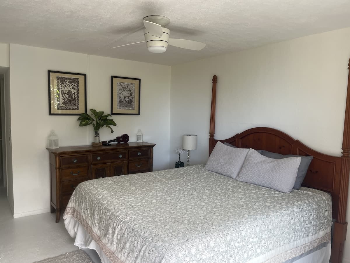 Condo in Kailua-Kona · ★4.79 · 2 bedrooms · 4 beds · 2 private baths - Photo 1