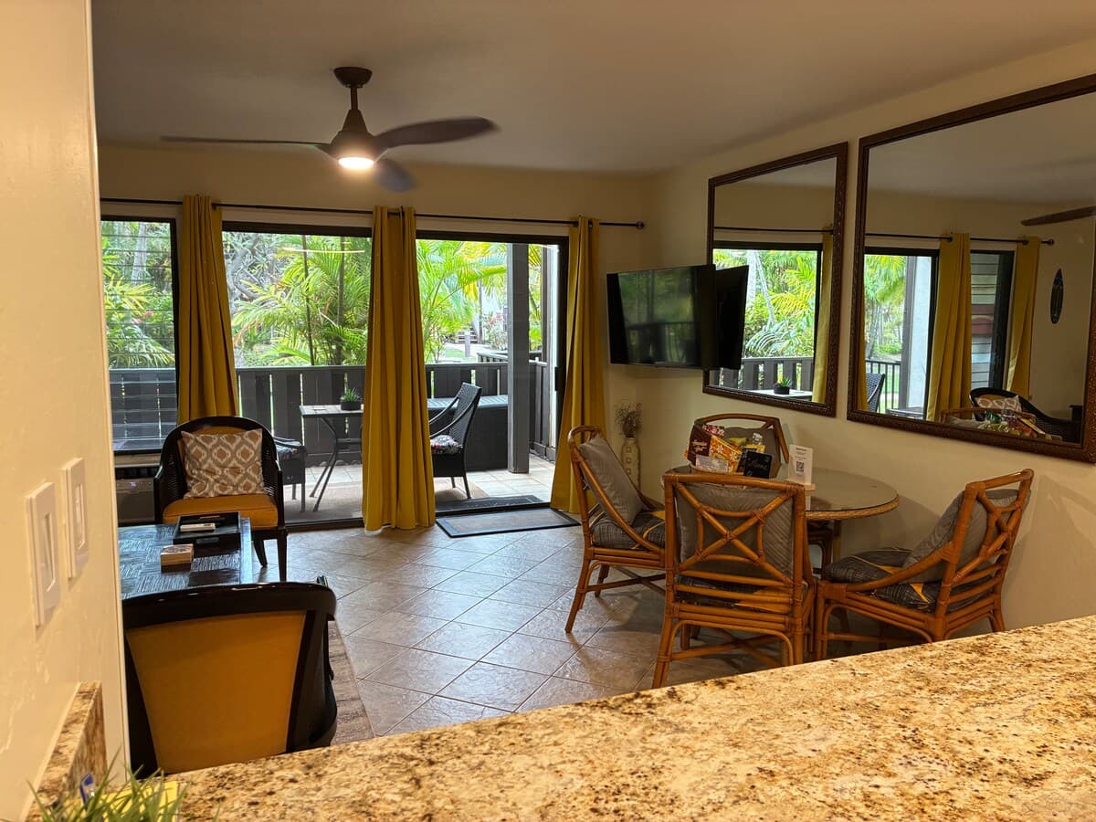Condo in Kihei · ★4.97 · 1 bedroom · 2 beds · 1 shared bath - Photo 5
