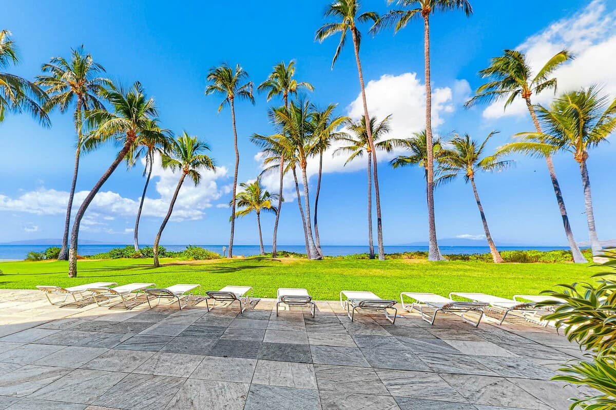 2BR Oceanfront 2nd Floor | Balcony | Pool - Photo 4