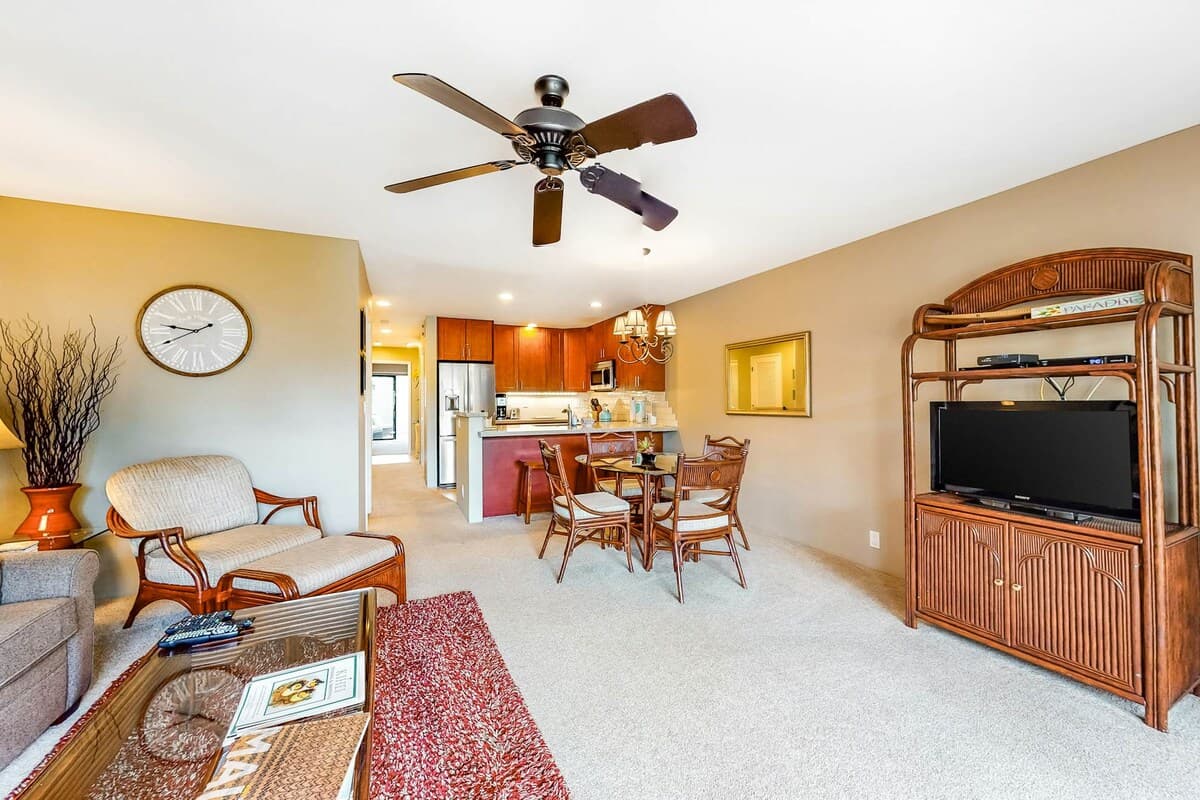 Sunny 1BR | Pool | Hot Tub | W/D | Tennis - Photo 4