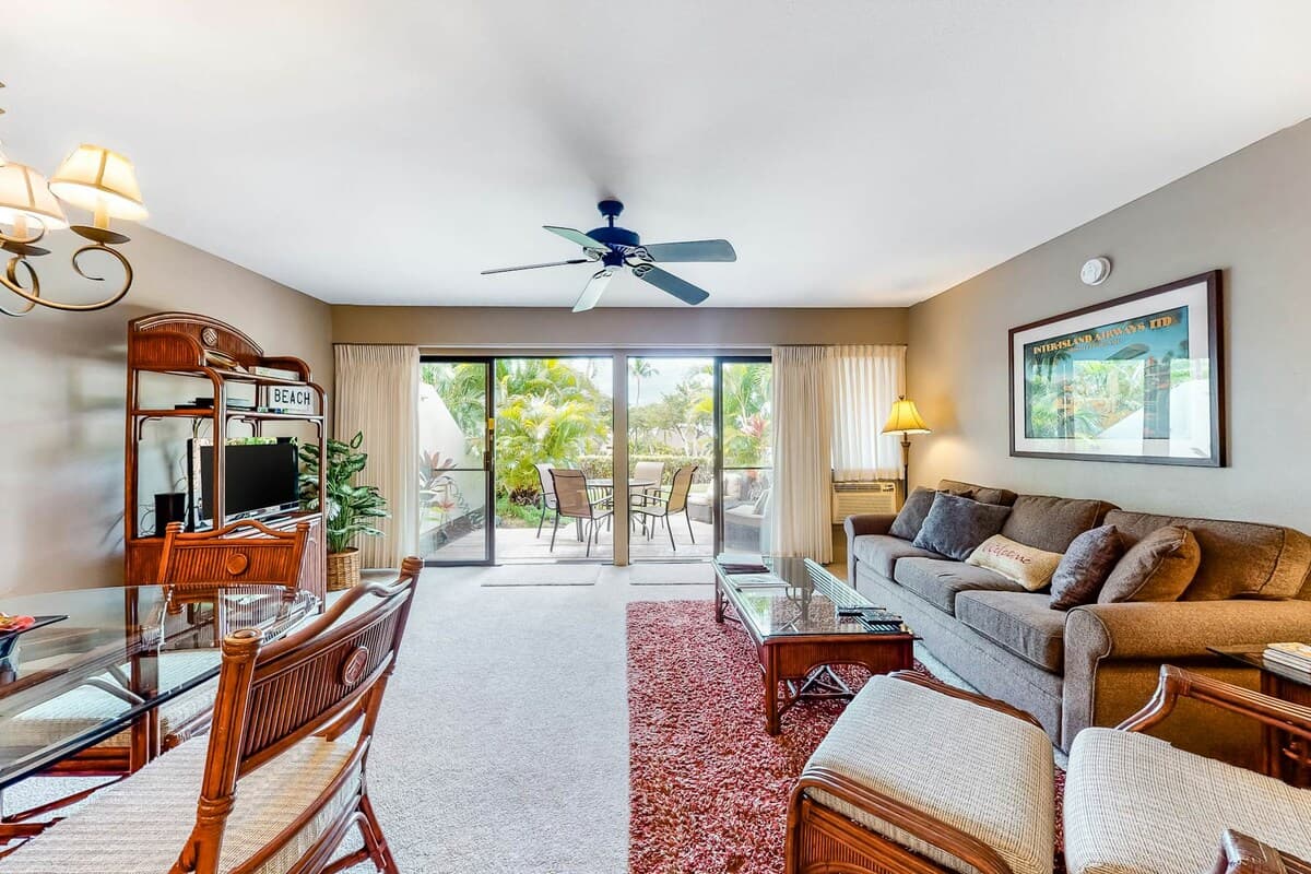 Sunny 1BR | Pool | Hot Tub | W/D | Tennis - Photo 3