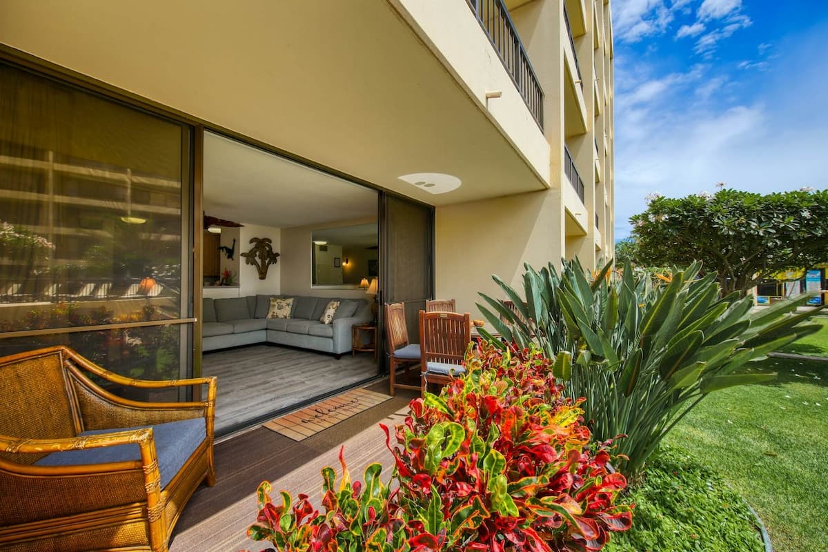 Condo in Kihei · ★4.64 · 1 bedroom · 2 beds · 1 shared bath - Photo 2