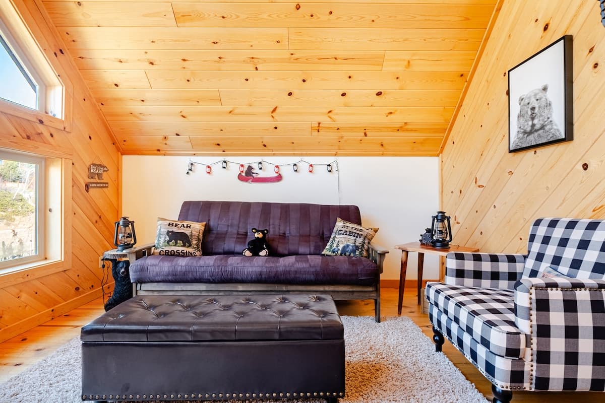 Rustic Cabin with Hot Tub, Near Lake & Heavenly - Photo 4