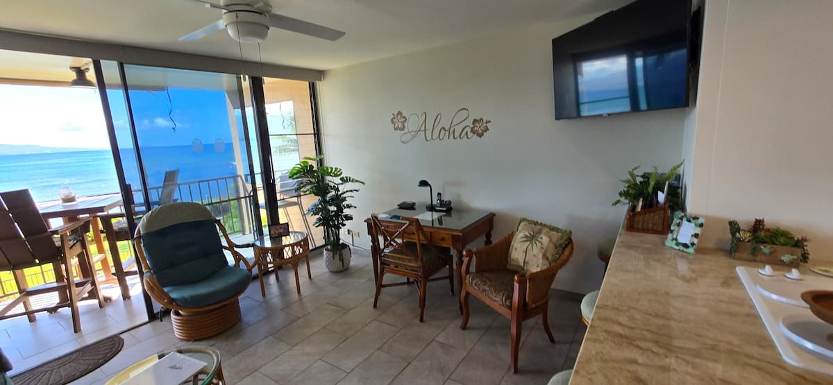 Condo in Wailuku · ★4.96 · 1 bedroom · 1 bed · 1 bath - Photo 2