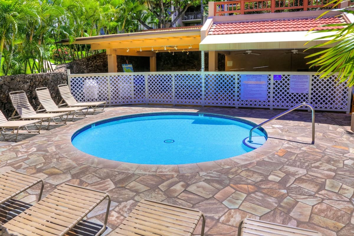 Condo in Kihei · ★5.0 · 1 bedroom · 2 beds · 2 shared baths - Photo 3