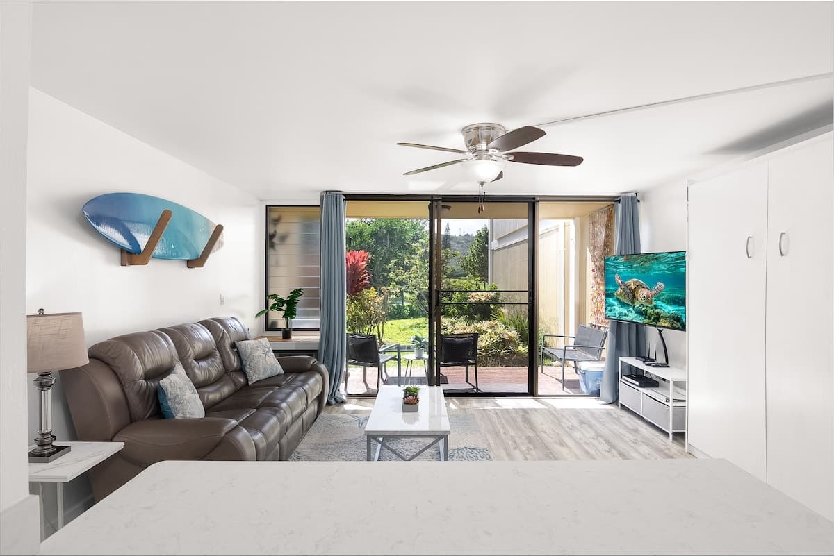 Condo in Kahuku · ★4.91 · 1 bedroom · 3 beds · 2 private baths - Photo 5