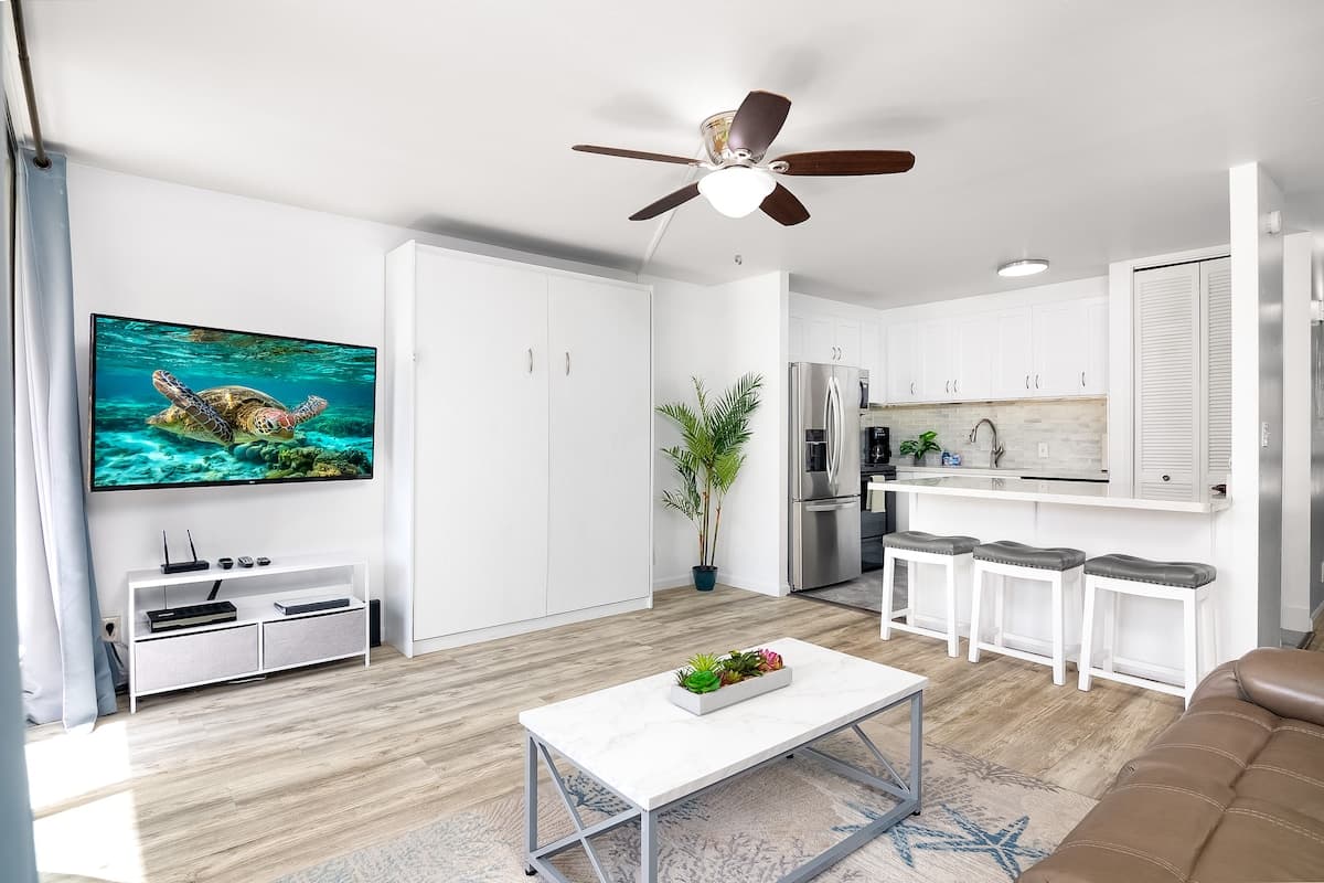 Condo in Kahuku · ★4.91 · 1 bedroom · 3 beds · 2 private baths - Photo 1