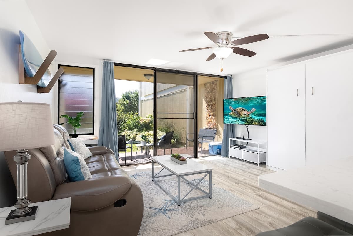 Condo in Kahuku · ★4.91 · 1 bedroom · 3 beds · 2 private baths - Photo 4