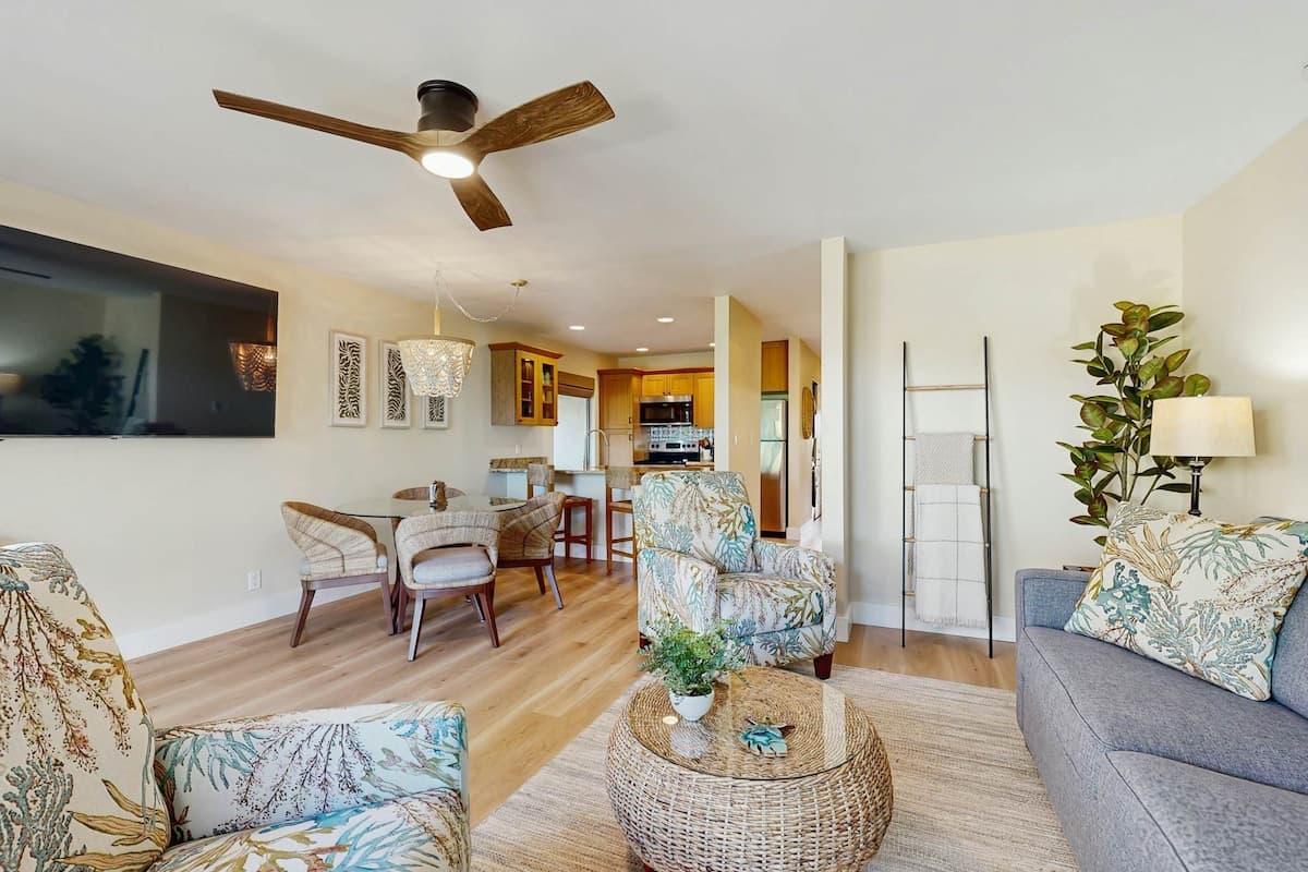 Condo in Kihei · ★4.57 · 1 bedroom · 2 beds · 2 shared baths - Photo 4