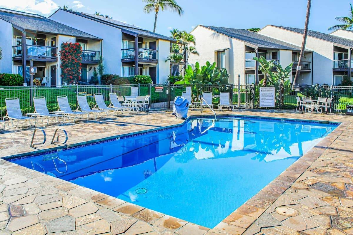Condo in Kihei · ★4.0 · 1 bedroom · 2 beds · 1 shared bath - Photo 1