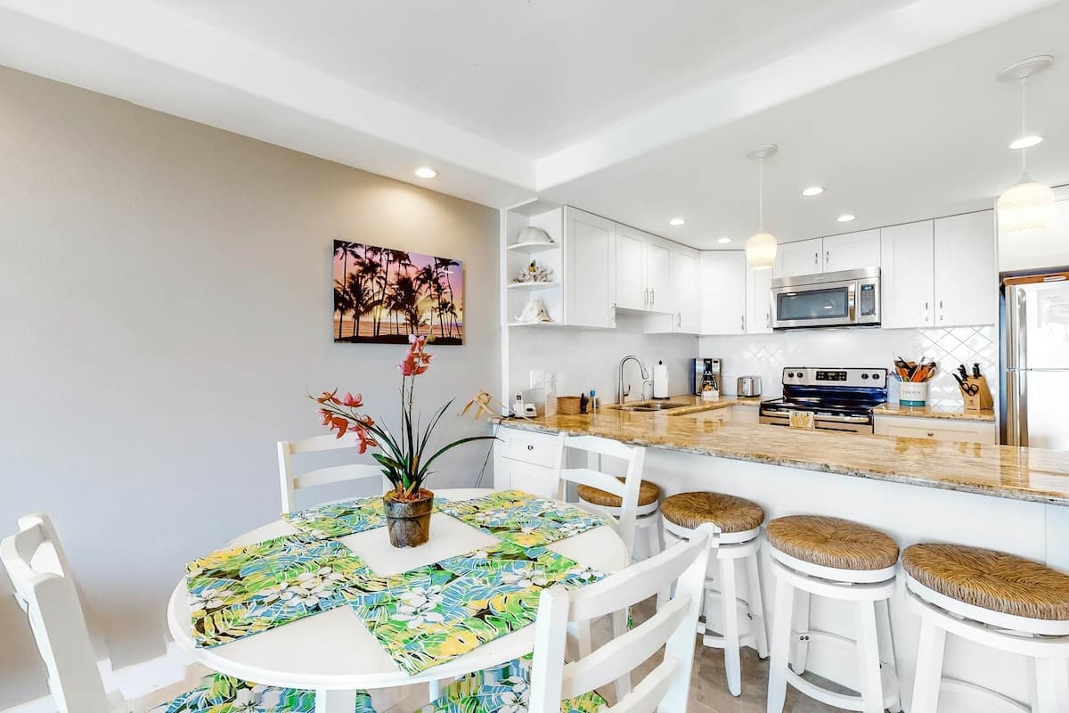2BR Oceanfront | Pool | Ocean View | Washer/dryer - Photo 4