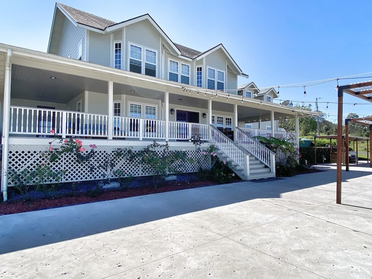 Home in Holualoa · ★4.92 · 4 bedrooms · 5 beds · 3.5 private baths - Photo 4