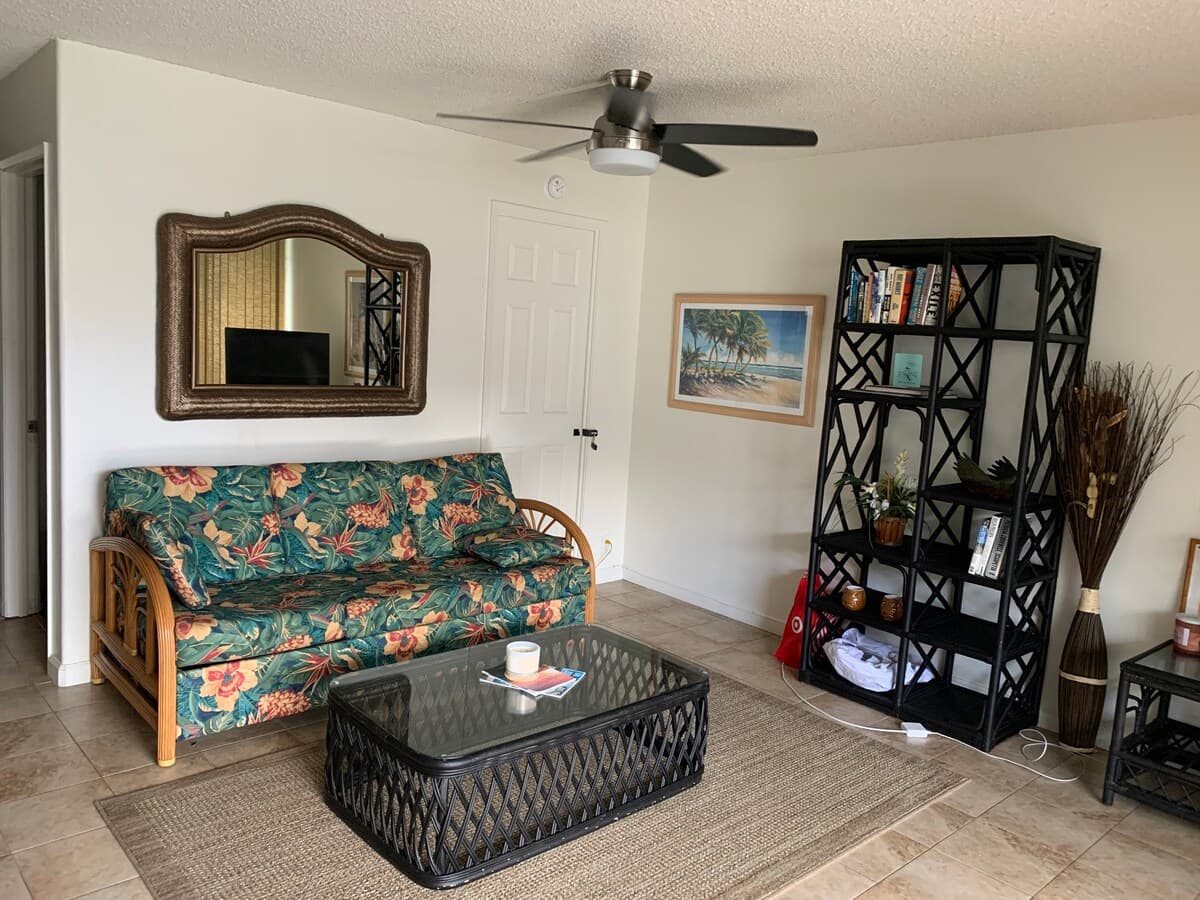 Condo in Kailua-Kona · ★4.83 · 1 bedroom · 3 beds · 2 shared baths - Photo 2