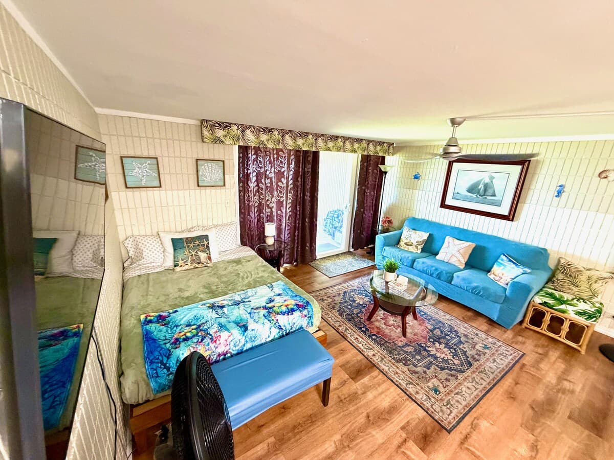 Condo in Hauula · ★4.75 · 1 bedroom · 2 beds · 1 private bath - Photo 2