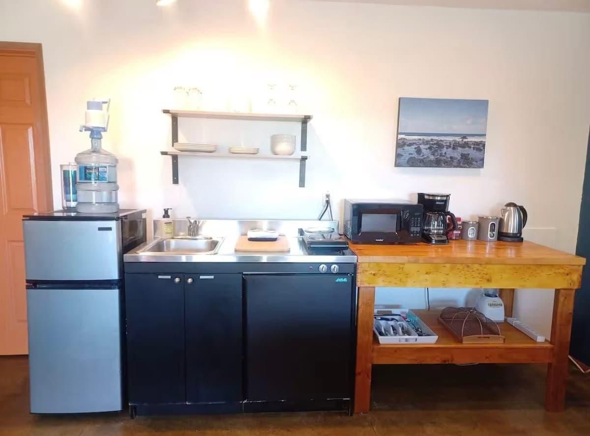 Home in Pahoa · ★4.82 · Studio · 1 bed · 1 private bath - Photo 2