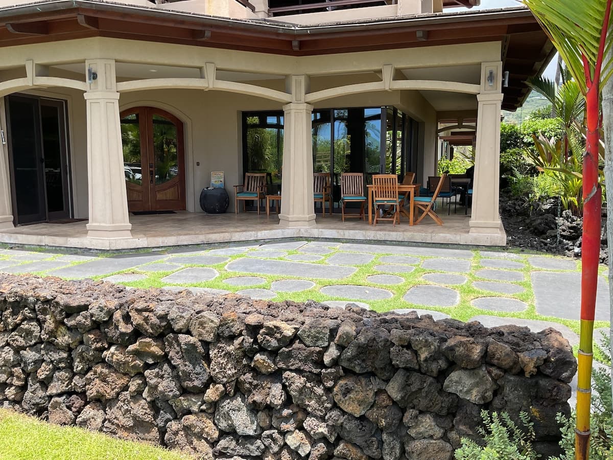 Home in Kailua-Kona · ★4.93 · 4 bedrooms · 7 beds · 5.5 baths - Photo 3