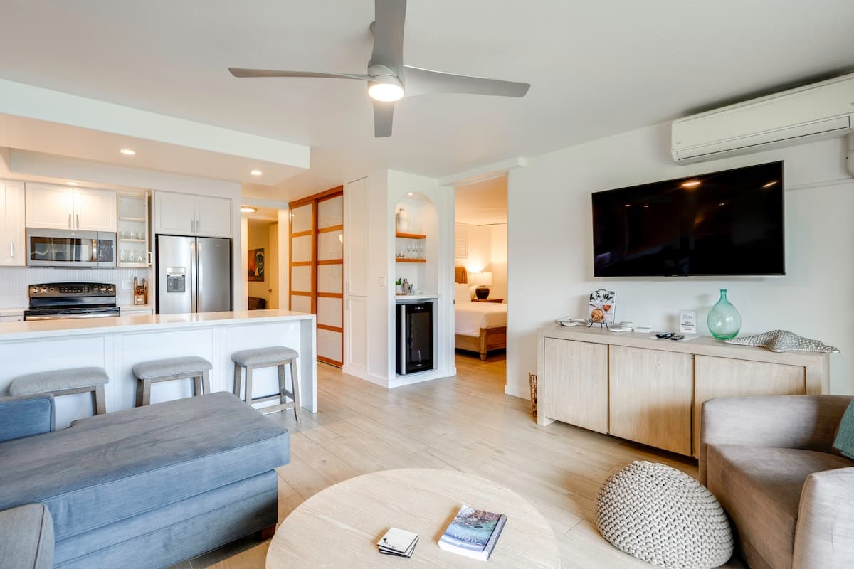 Condo in Lahaina · ★4.92 · 2 bedrooms · 4 beds · 2 baths - Photo 5
