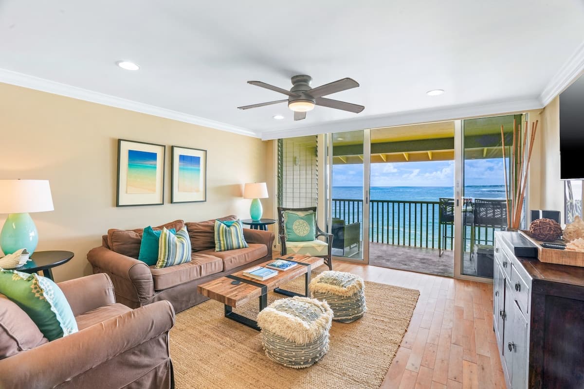 Oceanfront Oasis Steps to Beach + Private Balcony - Photo 5