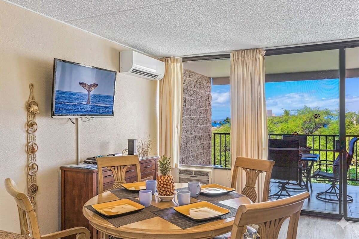 Condo in Kihei · ★4.79 · 1 bedroom · 2 beds · 1 bath - Photo 4