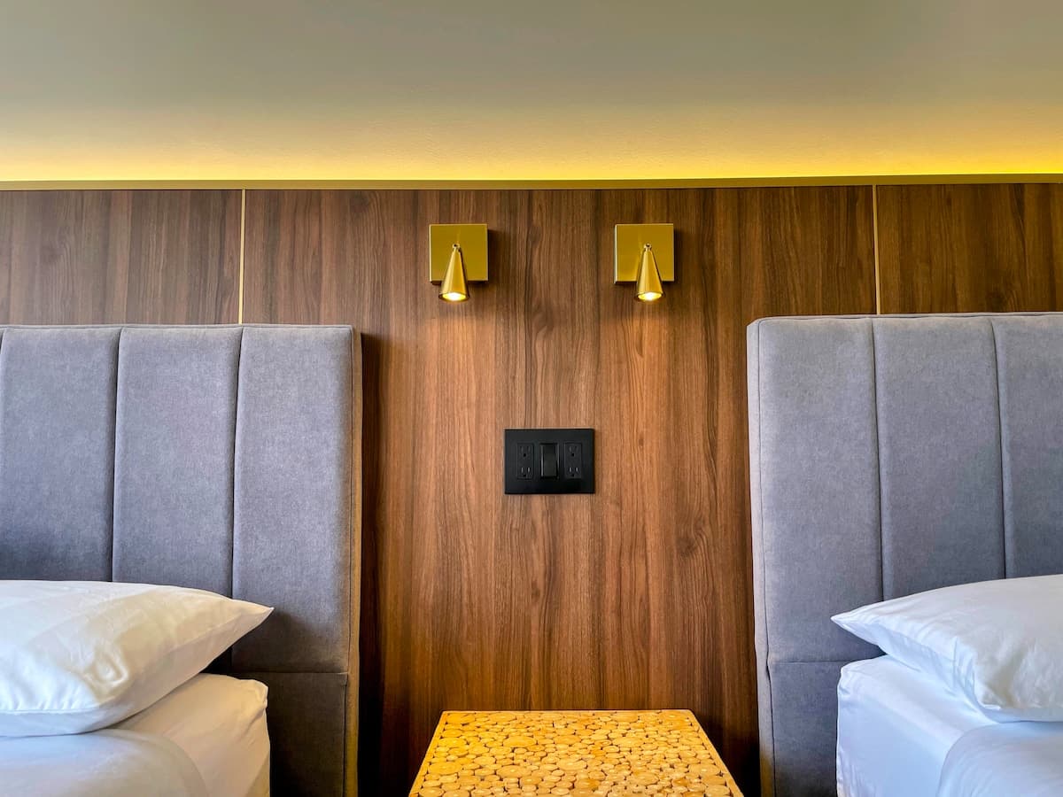 Condo in Honolulu · ★4.93 · 1 bedroom · 2 beds · 1 private bath - Photo 2
