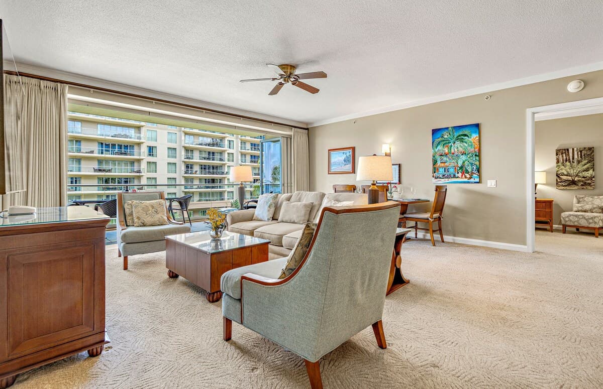 Condo in Lahaina · ★5.0 · 2 bedrooms · 3 beds · 2 baths - Photo 4