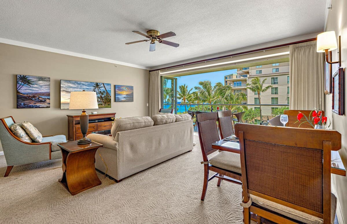 Condo in Lahaina · ★5.0 · 2 bedrooms · 3 beds · 2 baths - Photo 3
