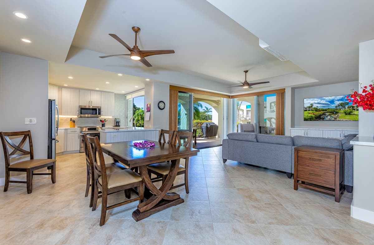 Condo in Kihei · ★5.0 · 2 bedrooms · 3 beds · 2 baths - Photo 2