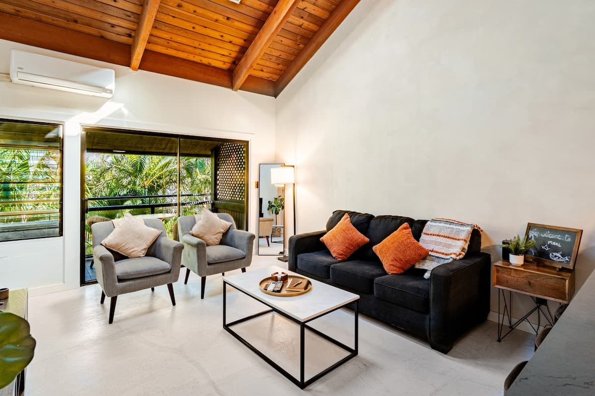 Newly Renovated 2BR Loft · Beach Walk · Pool & Spa - Photo 1