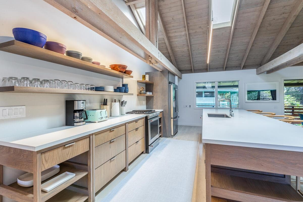 Home in Hanalei · ★4.83 · 3 bedrooms · 4 beds · 3 baths - Photo 3