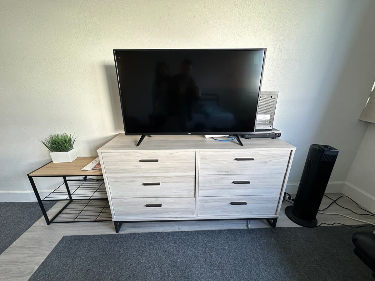 1 BR Apt In Waikiki with Canal & Mountain View - Photo 2