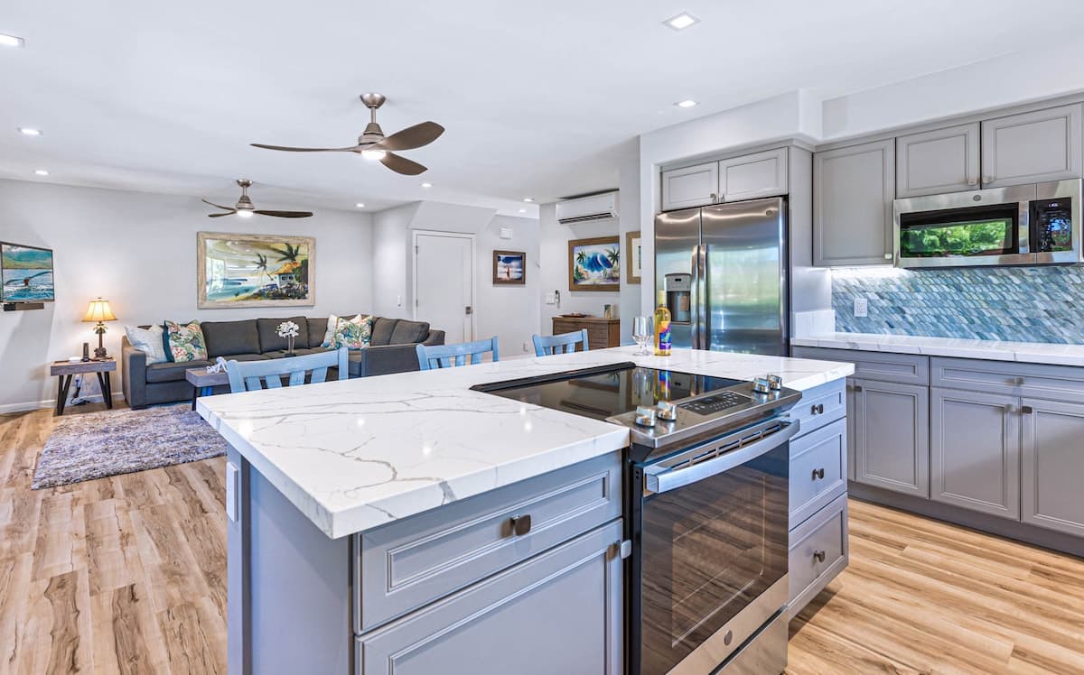Townhouse in Lahaina · ★5.0 · 3 bedrooms · 4 beds · 3 baths - Photo 4