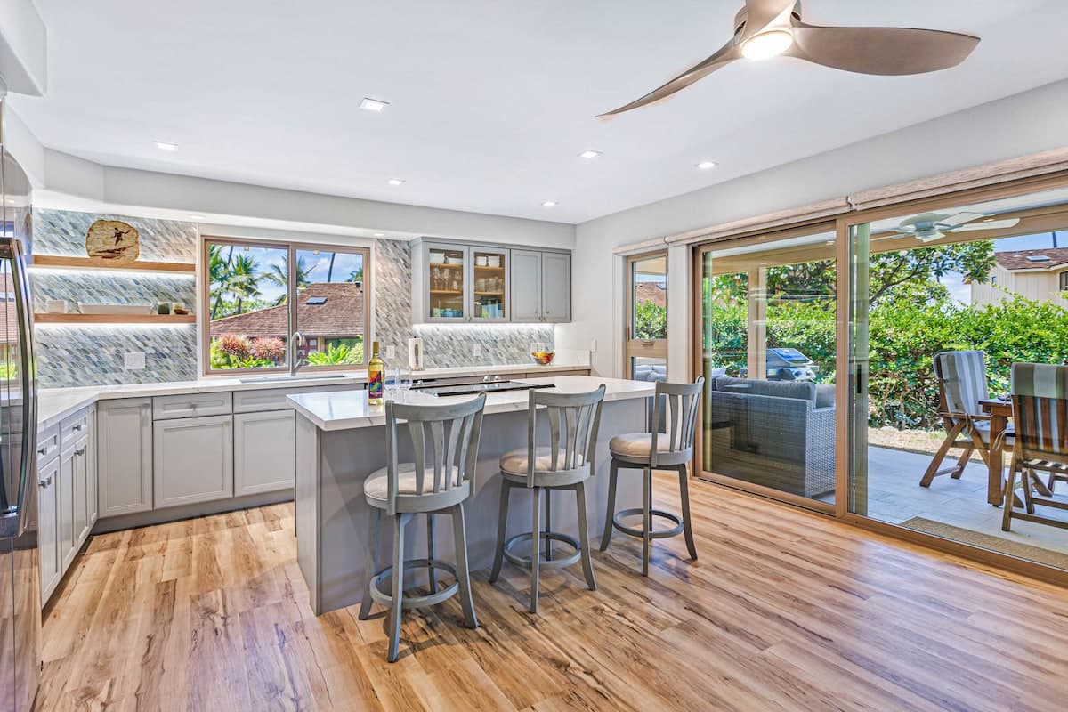 Townhouse in Lahaina · ★5.0 · 3 bedrooms · 4 beds · 3 baths - Photo 3