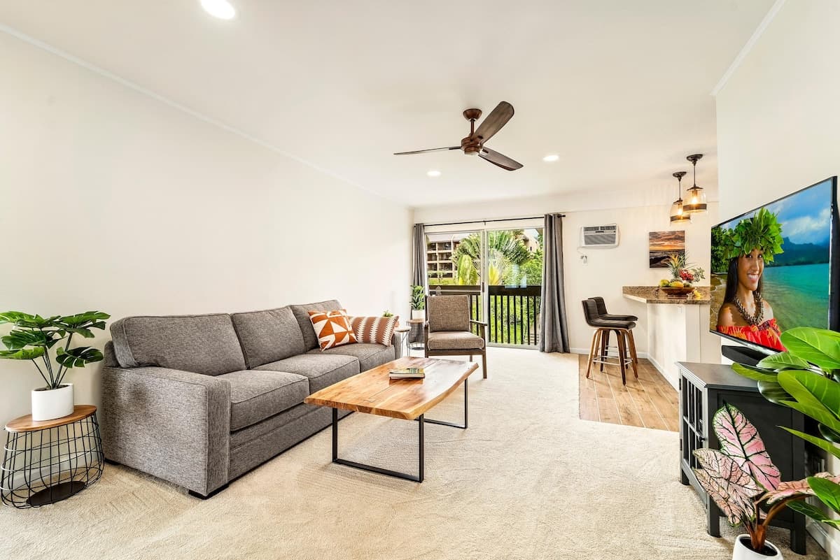 Condo in Kailua-Kona · ★4.82 · 1 bedroom · 1 bed · 1 bath - Photo 1