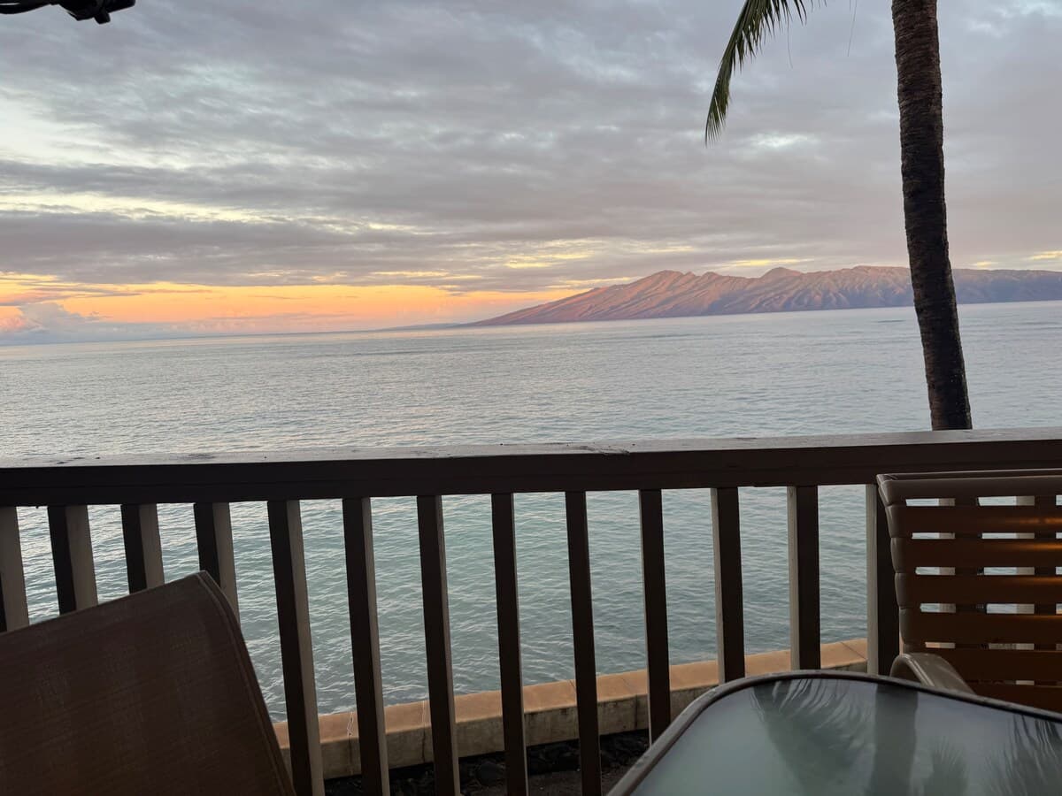 Condo in Lahaina · ★4.94 · Studio · 1 bed · 1 bath - Photo 5