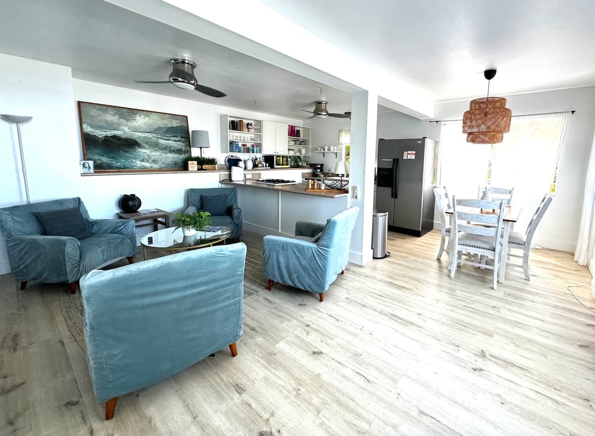 Home in Kailua-Kona · ★4.98 · 2 bedrooms · 2 beds · 1 bath - Photo 3