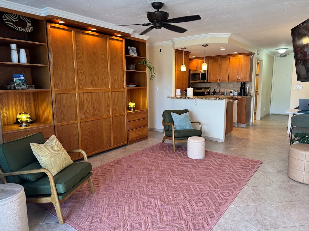 Condo in Lahaina · ★4.93 · Studio · 1 bed · 1 bath - Photo 5