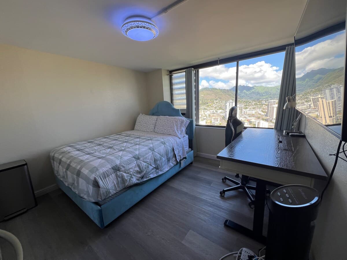 Condo in Honolulu · ★4.88 · Studio · 1 private bath - Photo 2